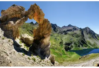 The Arc de Tortisse above Lac Superieur de Vens typifies the beauty of this national park