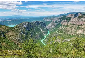 The Gorges du Verdon has some deeply dramatic scenery, etched over eons by the Verdon River