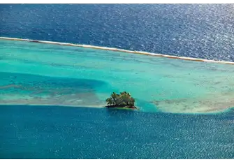 Cast yourselves away for lunch on a motu in Raiatea