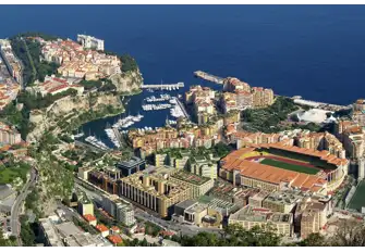 The relaxing space of Parc Fontvieille lies between Stade Louis II and the coast