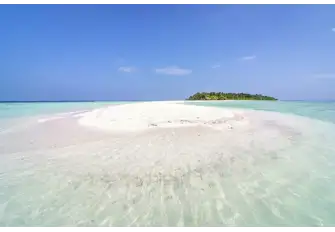 These atoll islands serve up dream scenes every day
