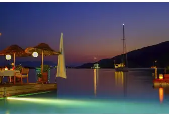 A still evening in harbour