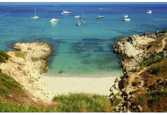 Crique de la Douane typifies the rocky bays on this stretch of the coast