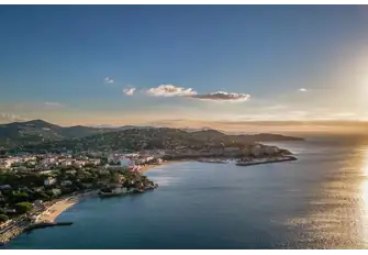 Sainte-Maxime is across the Golfe de Saint-Tropez from the eponymous town