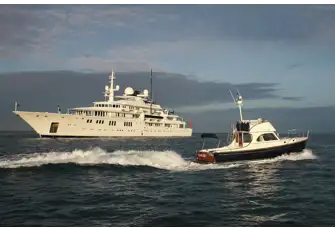 12m Hinckley
