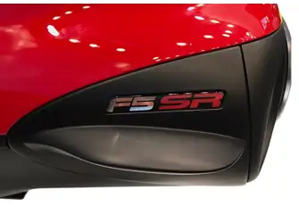 The SeaBob F5 SR is the most powerful option, with up to 745N of force available in seven power levels. Enjoy top speeds of 22kmh (13.7mph) on the surface and 20kmh (12.4mph) underwater