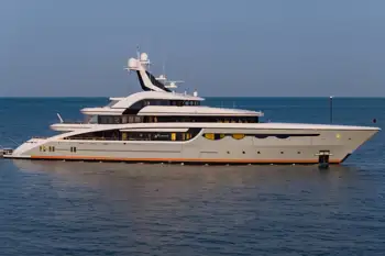 titania yacht besitzer