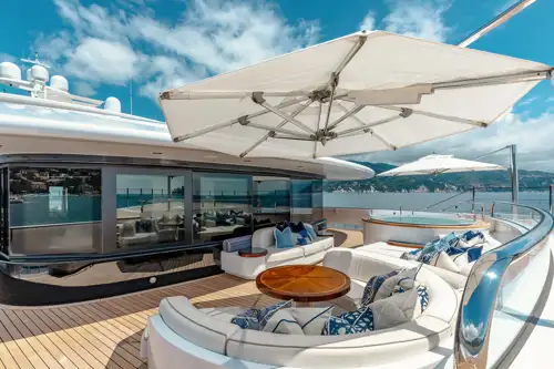 Owner's private deck forward